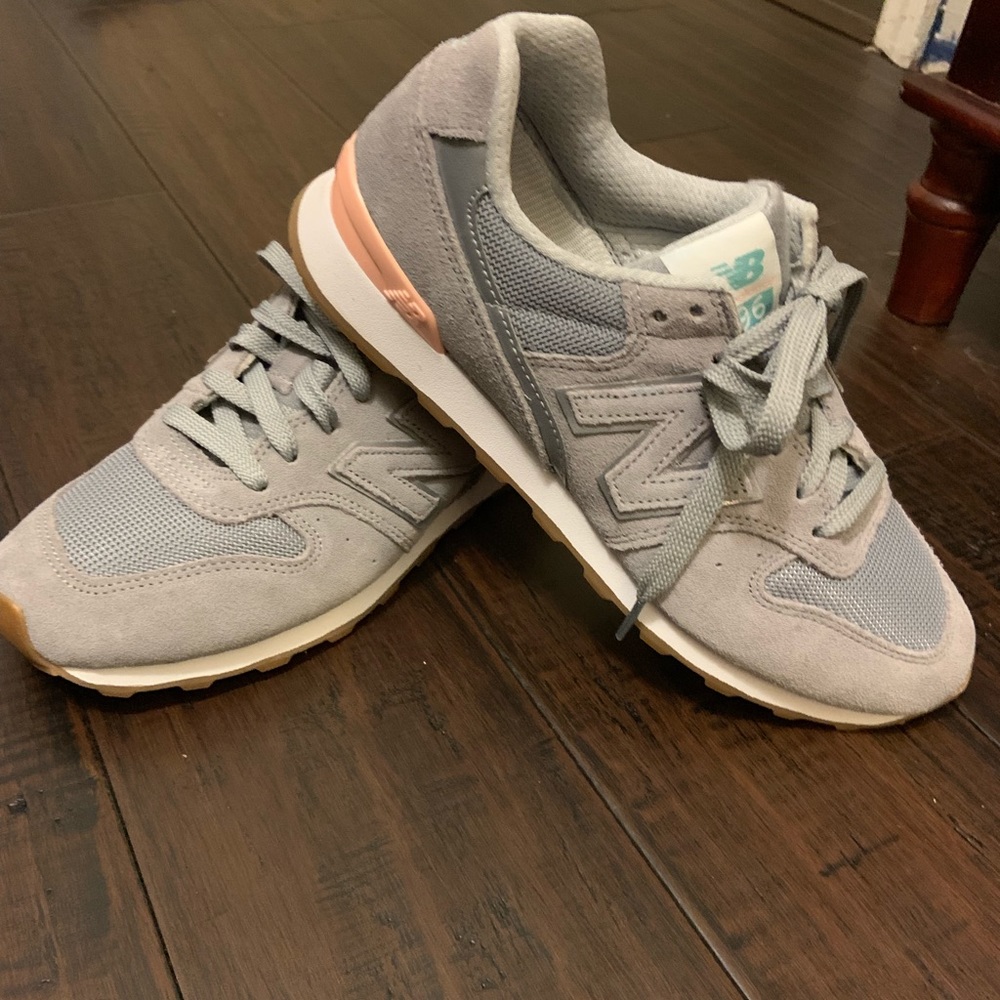 New Balance 696 women’s